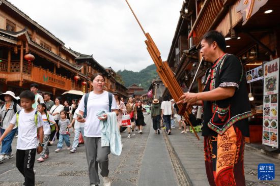 貴州：西江千戶苗寨迎來暑期旅遊旺季