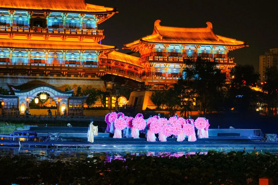 洛陽，越夜越“中”！