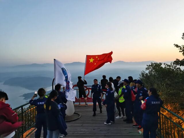 洛陽，越夜越“中”！