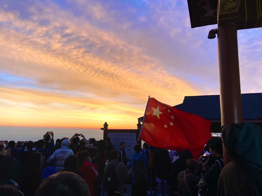 洛陽，越夜越“中”！