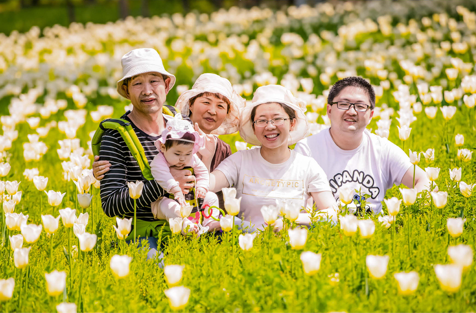 圖片默認標題_fororder_市民在北京國際鮮花港遊覽觀光