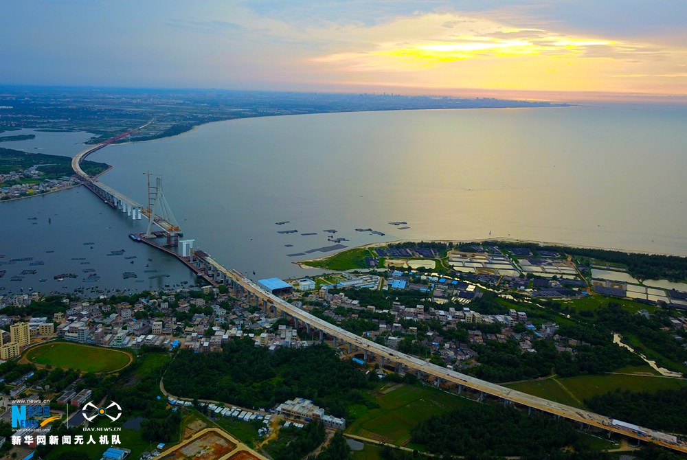 航拍國內首座跨斷裂帶大橋——海南鋪前大橋