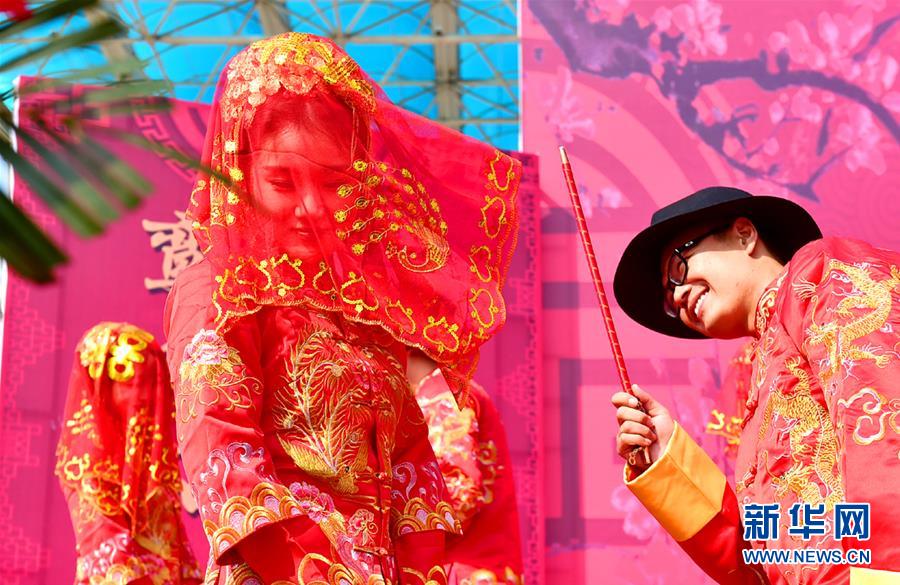河北石家莊：教師集體婚禮