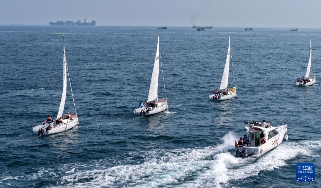 山東青島舉行海上巡遊迎接中國航海日_fororder_004