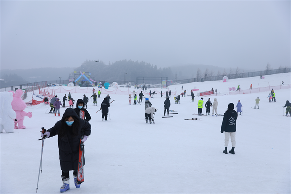 打卡重慶冰天雪地｜武隆仙女山：林海雪原成童話世界