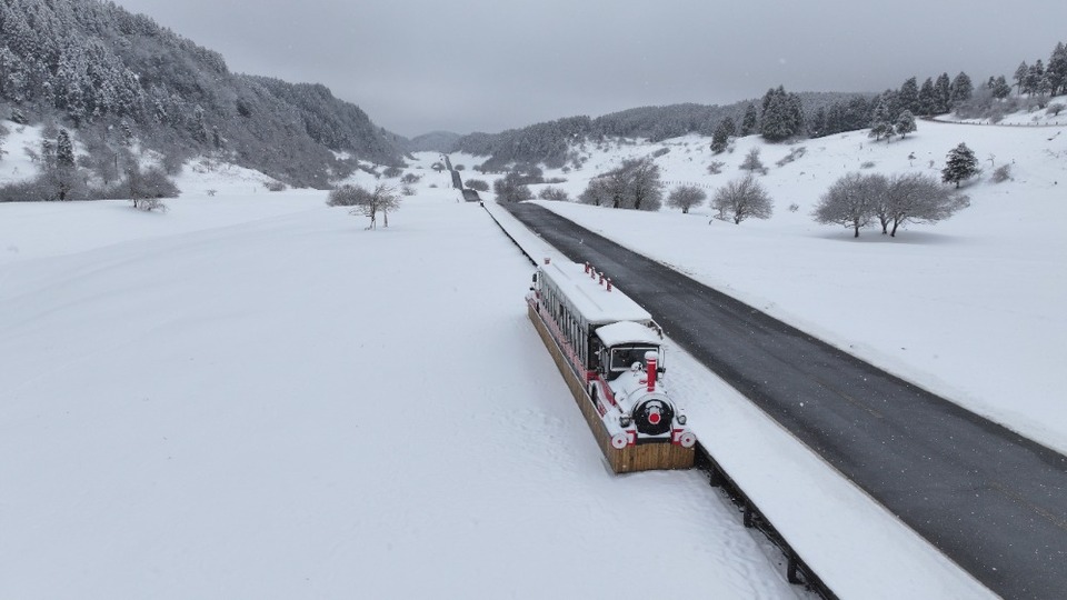 重慶武隆：仙女山迎來新年第一場雪