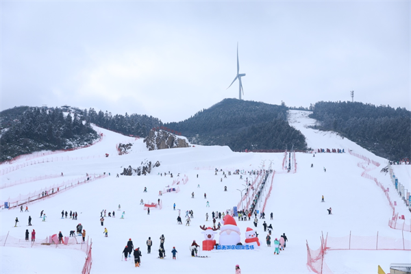 打卡重慶冰天雪地｜豐都南天湖：以“冰雪運動”衝刺“冰雪經濟”賽道