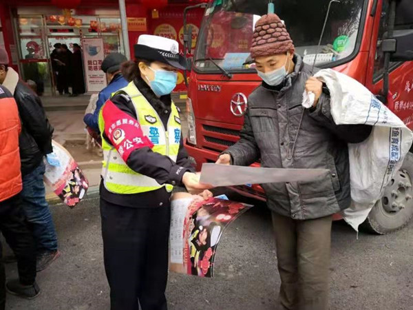 【B】重慶涪陵：女警志願服務隊進場鎮 便民服務零距離