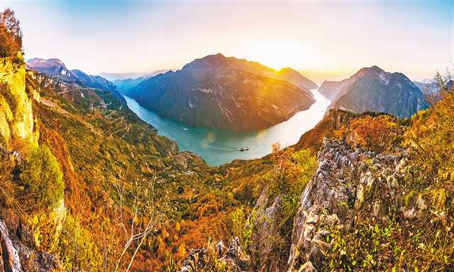 “打卡巴渝美景”成重慶旅遊新路書