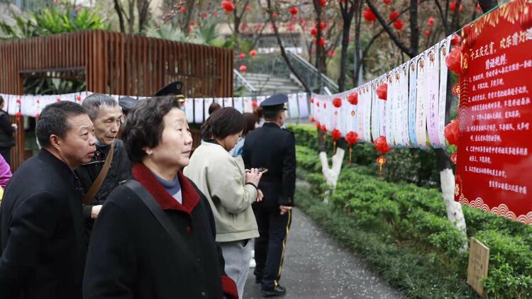 【急稿】【B】猜燈謎慶元宵 重慶江北警方開展“百萬警進千萬家暨全民反詐”宣傳活動