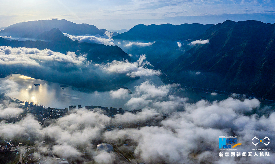 【“飛閱”中國】航拍長江三峽 又見巫山雲雨