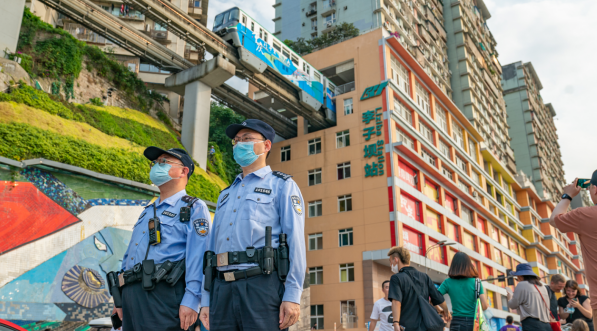 【原創】守護平安重慶 渝中警方全力護航遊客歡度“五一”_fororder_微信圖片_20210506155142