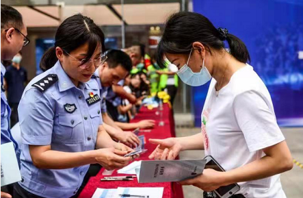 【原創】重慶江北開展“全民反詐·一戰到底”趣味宣傳活動_fororder_微信圖片_20210521123828