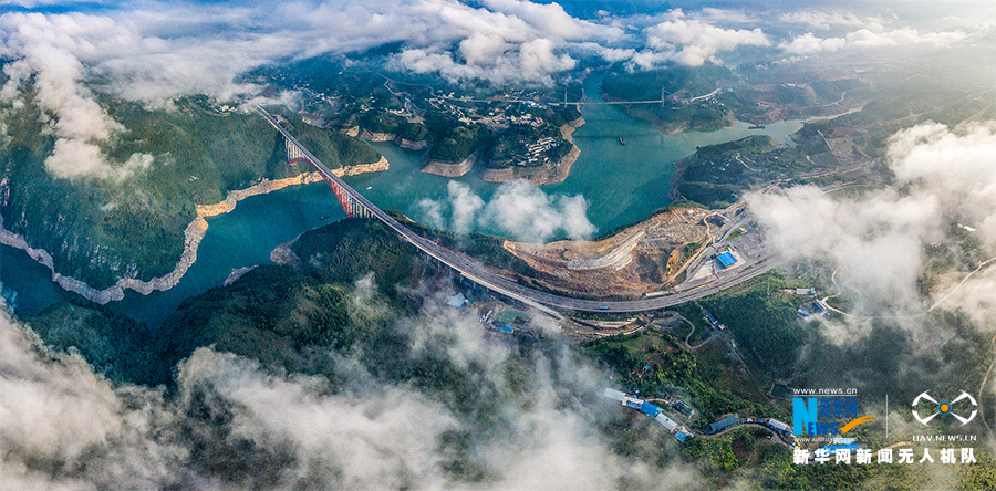 【城市遠洋】三峽雲海裏的滬渝高速美景