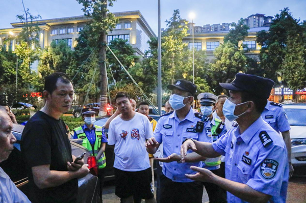 【原創】重慶市永川區：整治消防車道 打通“生命通道_fororder_圖片1