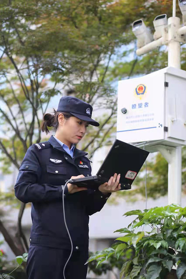 【原創】重慶市九龍坡區“最美女民警”展現巾幗力量_fororder_圖片1