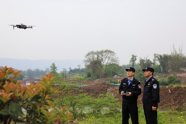 【原創】重慶永川警用無人機空中踏查非法種植毒品原植物_fororder_1