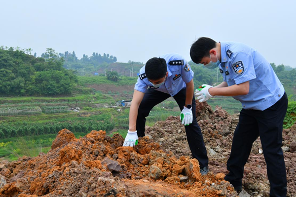 雙城經濟圈警務合作 聯手偵破跨省非法傾倒固體廢物污染環境案_fororder_圖片1