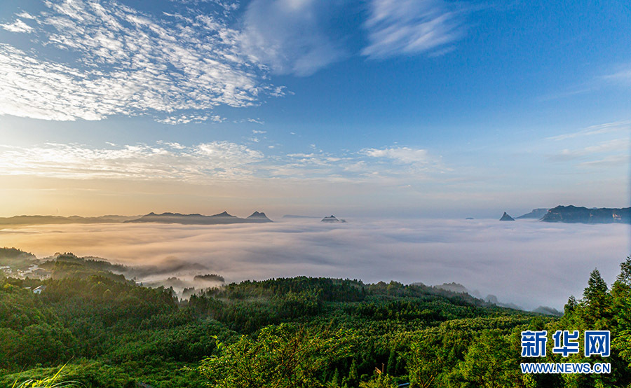 重慶：走進夏日金佛山 賞喀斯特雲霧風光