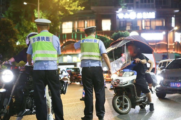 重慶市大渡口區交巡警開展摩托車綜合治理_fororder_圖片1