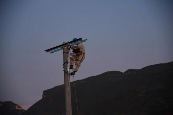 【原創】重慶巫山：電力助農抗旱 五千畝柑橘及時“解渴”_fororder_3