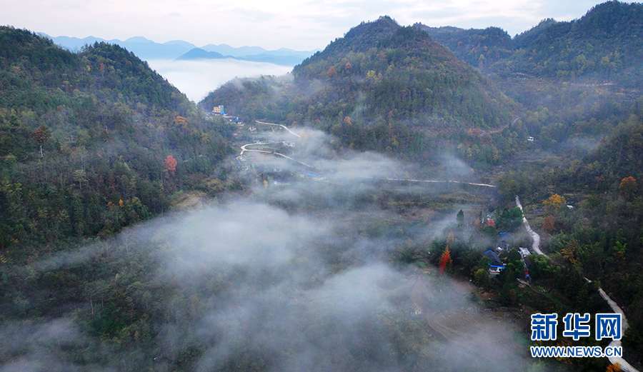 重慶酉陽：群山雲海相襯 盡顯冬日山鄉之美