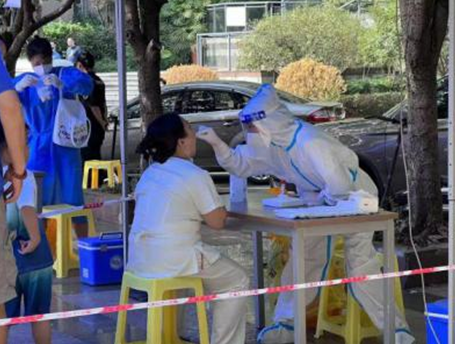 【原創】重慶市上海商會志願者大隊積極投身疫情防控_fororder_微信圖片_20221129132121