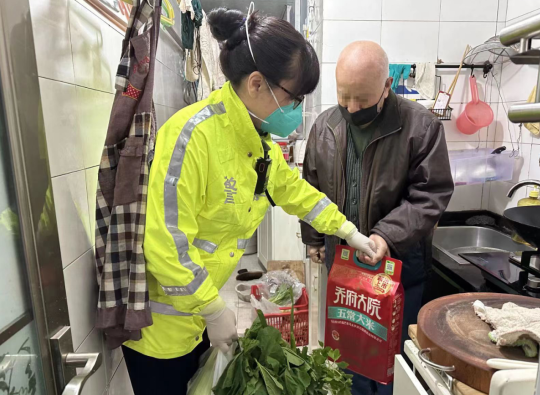 【原創】重慶黃泥塝派出所社區民警藺丹丹：用一顆心溫暖百家心_fororder_微信圖片_20230113122129