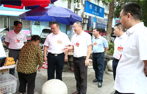 重慶市墊江縣人大常委會桂溪街道工作委員會組織開展“踐行黨的二十大 守護人民健康”實地調研活動_fororder_圖片1