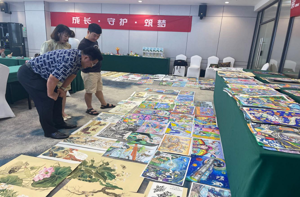 第二十七屆全國中小學生繪畫書法作品比賽重慶賽區 作品評審會順利召開_fororder_圖片2