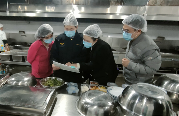 重慶市九龍坡區市場監管局開展校園食品檢查 守護學生“舌尖上的安全”_fororder_圖片1