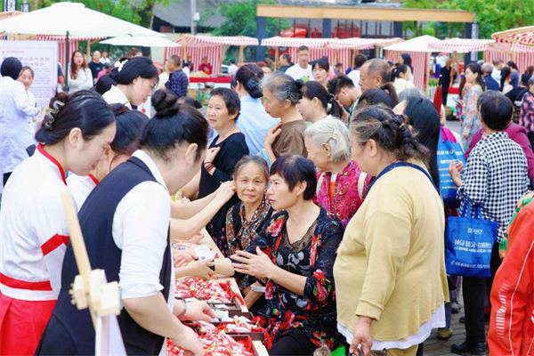 重慶璧山河邊鎮：助農活動“我到河邊過端午”開市_fororder_圖片1