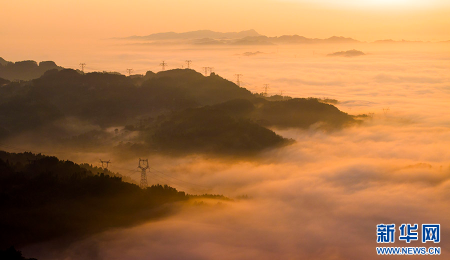 重慶南川：夏日雲海朝霞美如畫