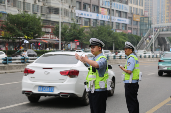 重慶江津警方多舉措護航2025年高考 暖心守護學子逐夢_fororder_微信圖片_20250609164032