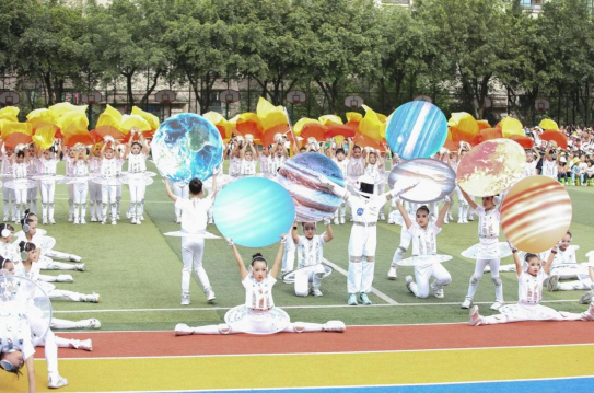 重慶南岸區珊瑚魯能小學校：“文化+科技”點燃校園田徑運動會_fororder_微信圖片_20250424155251