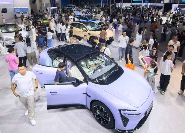圖集｜2025智博會：新能源汽車展區 科技引領未來出行
