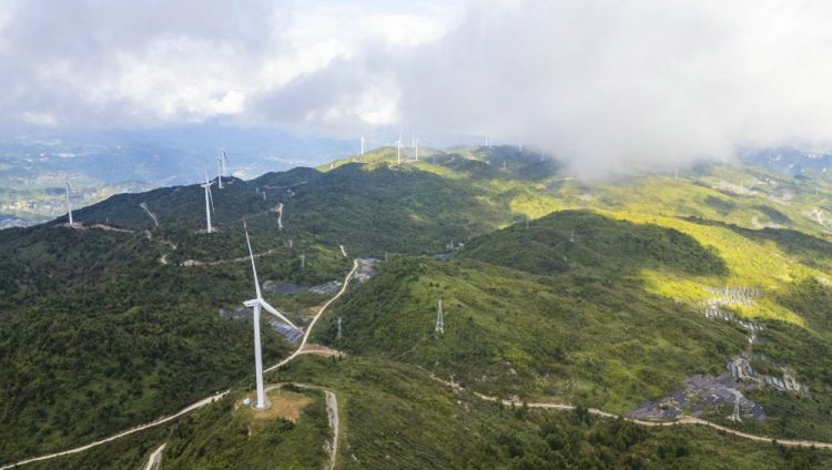 重慶巫山：三峽風電群繪就唯美生態畫卷