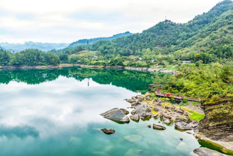 重慶黔江：小南海濕地自然保護區秋景如畫