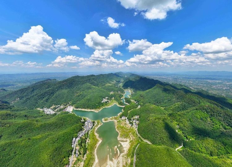 重慶梁平：高山鄉鎮秋色美
