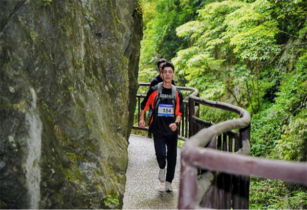 重慶涪陵：地心世界2025武陵山大裂谷越野賽燃情開賽_fororder_圖片2