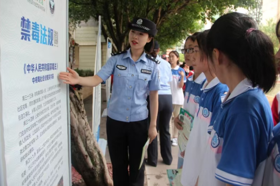 重慶民警向俊蓉：不負芳華繪“警”色_fororder_微信圖片_20250710154416
