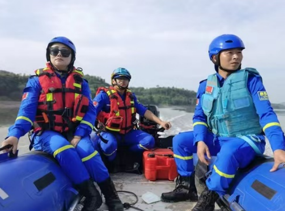 從“橄欖綠”到“藍天藍” 重慶民警李俊的多面人生_fororder_微信圖片_20250724155959