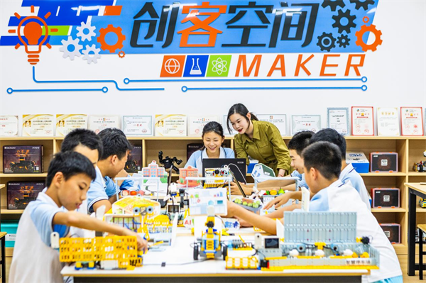 重慶科學城明遠未來中學校構建三維科創育人生態 在多項權威賽事奪金_fororder_圖片2
