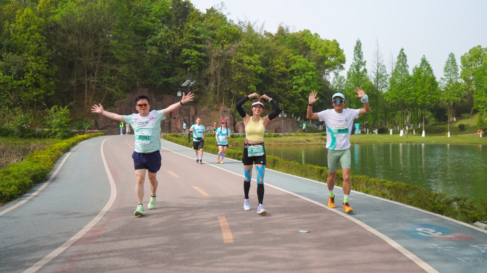 2025重慶大足龍水湖半程馬拉松鳴槍開跑