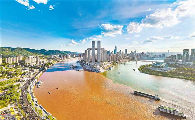 重慶：兩江水色涇渭分明