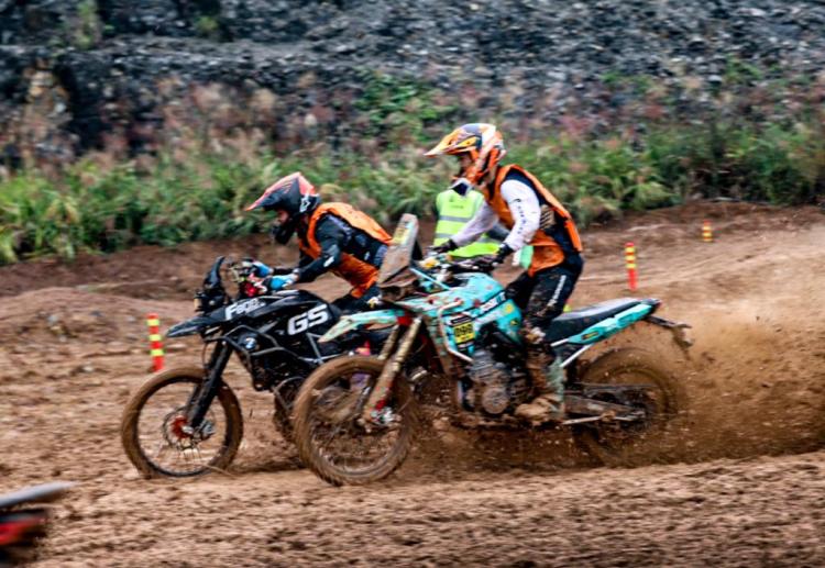 重慶巴南:“宗申杯”摩托越野耐力挑戰賽開賽