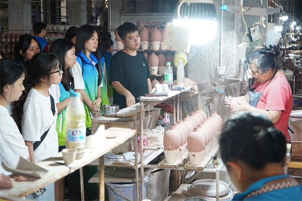 重慶財經職業學院學子“三下鄉”走進榮昌_fororder_圖片2