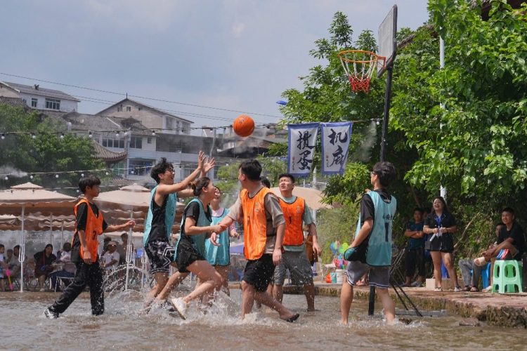 重慶北碚：親水運動樂享清涼