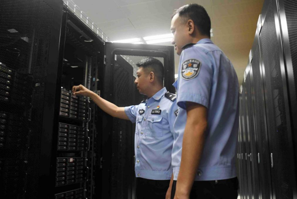重慶民警李帥：科技賦能警務保障 創新守護平安底線_fororder_微信圖片_20250722143946