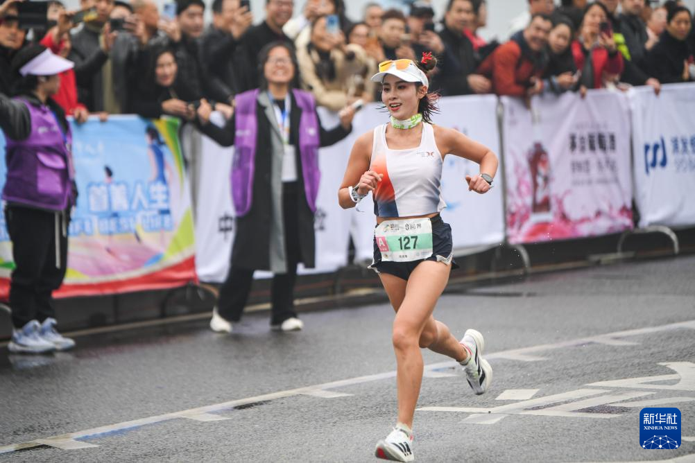 2025重慶女子半程馬拉鬆開跑